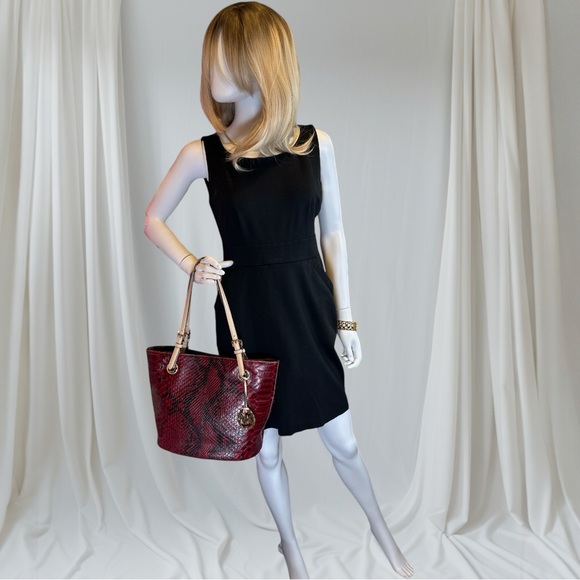 MICHAEL Michael Kors Jet Set Embossed Leather Bucket Tote EUC - Picture 12 of 13